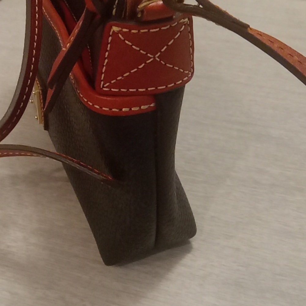 Dooney & Bourke black leather crossbody bag - Picture 11 of 12